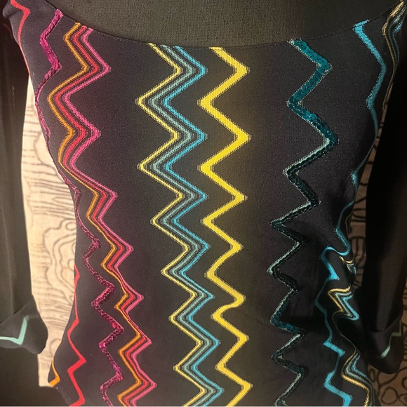 Rayure Paris chevron print mesh top - Picture 8 of 9